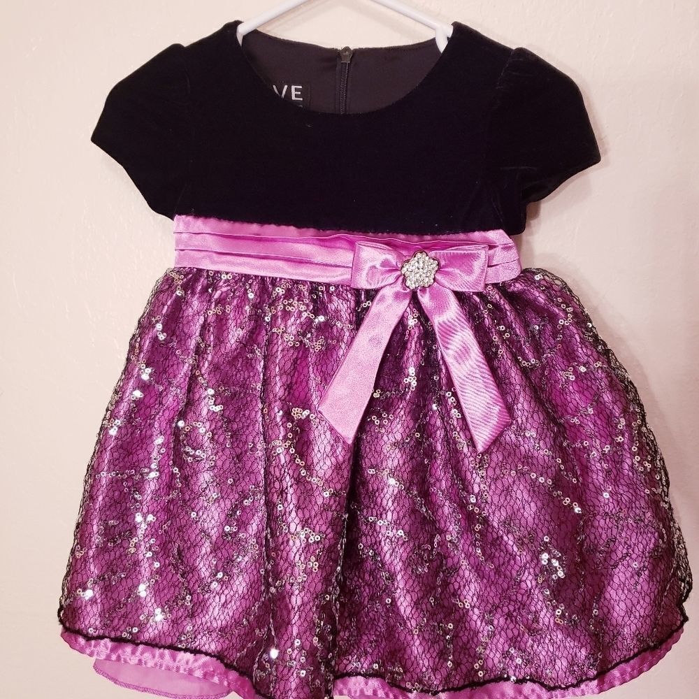 Love gorgeous velvet satin lace